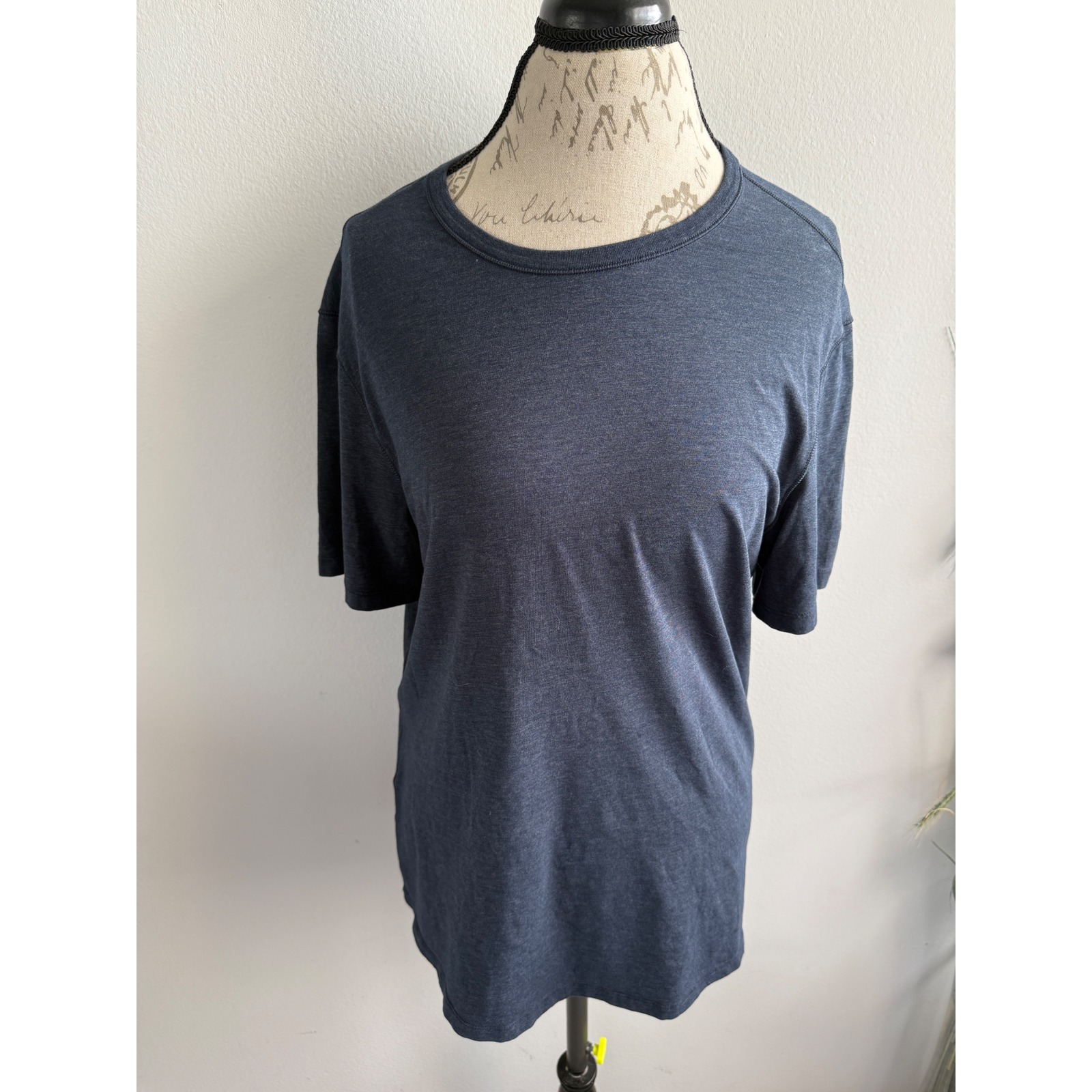 Lululemon Mens Metal Vent Tech Short Sleeve T-Shirt Heathered Navy Blue Size M
